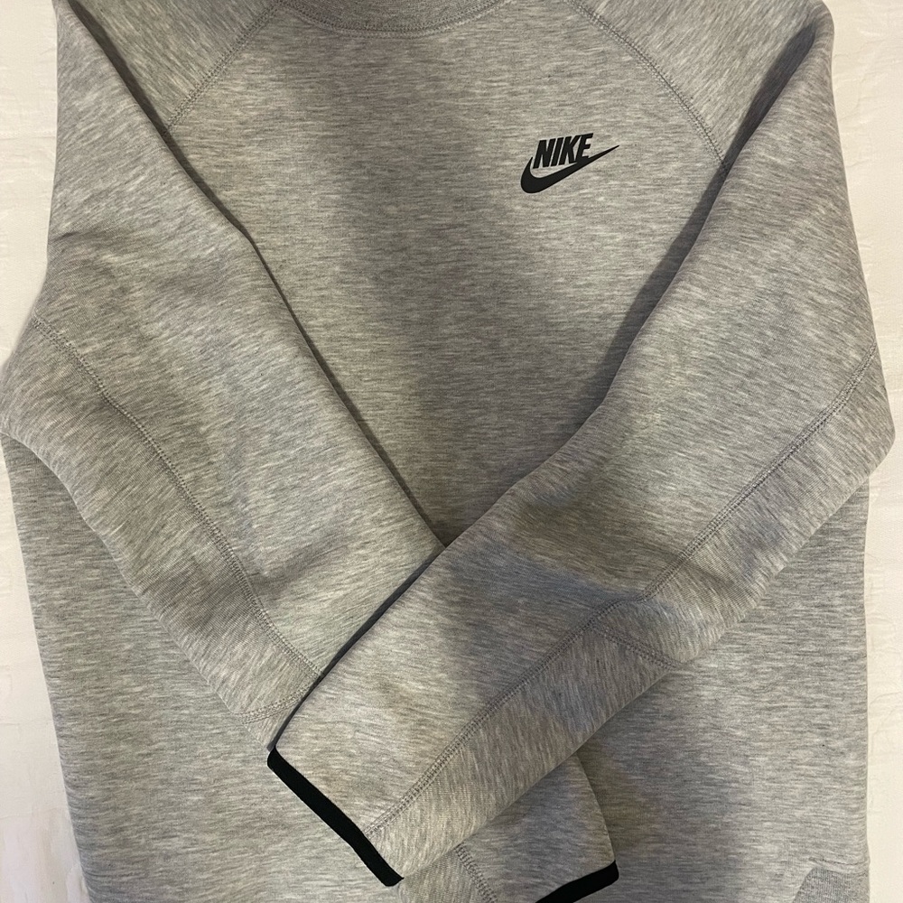 Nike Tech boys  Heather Gray Crewneck Sweater